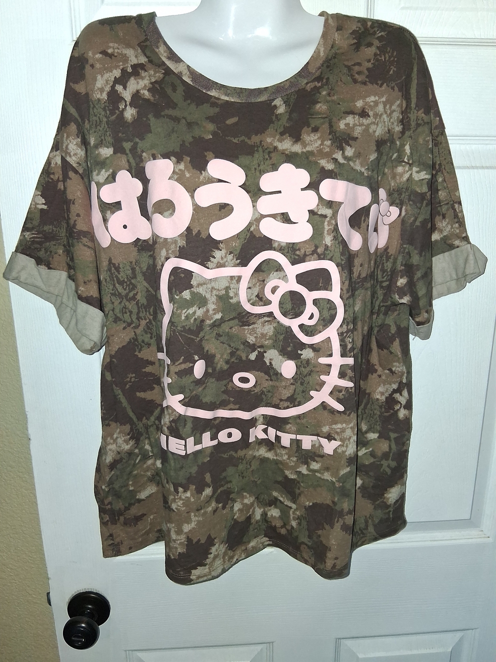 Hello Kitty Girls' Camo Pink Graphic Tee